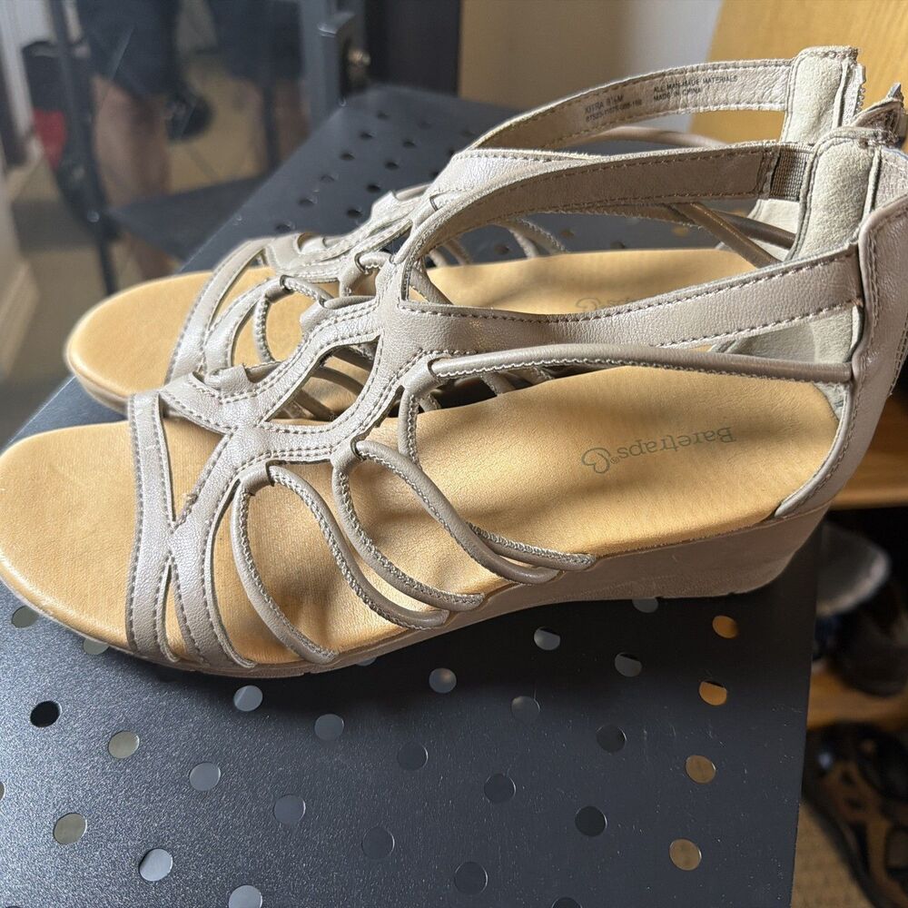 Baretraps Womens Strappy Gladiator Sandals Taupe